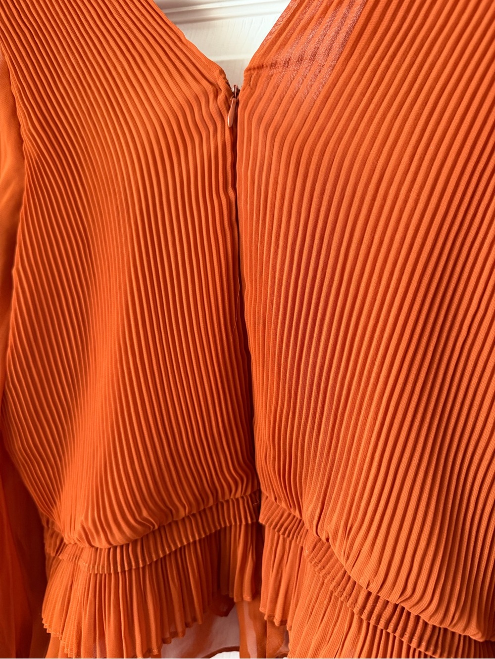 Ryegrass Rust Orange Pleated V-Neck Ruffle Blouse Size 12 - Picture 6 of 7